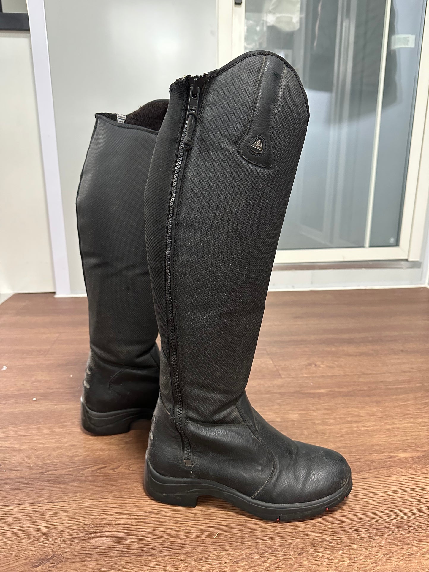 Mountain Horse Fleece Lined Boots - 9